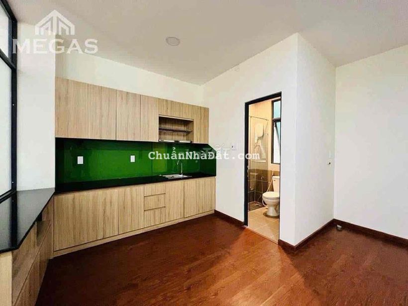 Studio Tách Bếp ... Ngay Mặt Đường Hoàng Sa . Q3