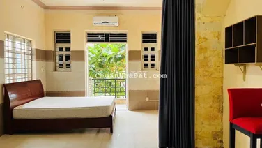 Cho thuê phòng giá rẻ ban công 38m2 Pham The Hien