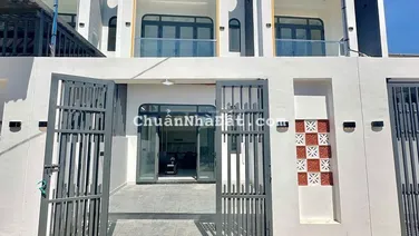 BÁN GẤP NHÀ 1 TRỆT 1 LẦU SỔ RIÊNG THỔ CƯ SÂN ÔTÔ GẦN CÂY XĂNG BÌNH HOÀ