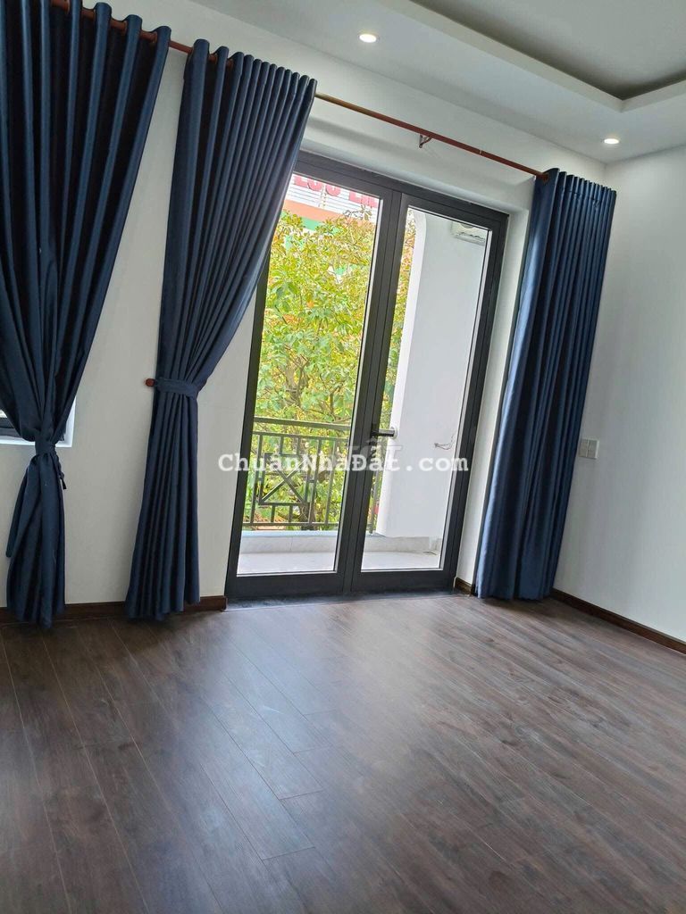 Bán nhà 3 tầng mới MT đường Lê Thạch - Gần đường Tú Mở, giá 7 tỷ 3 tl