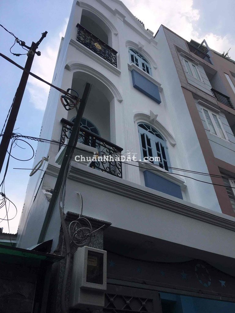 phòng trọ giá rẻ có máy lạnh , nước nóng lạnh Q.4