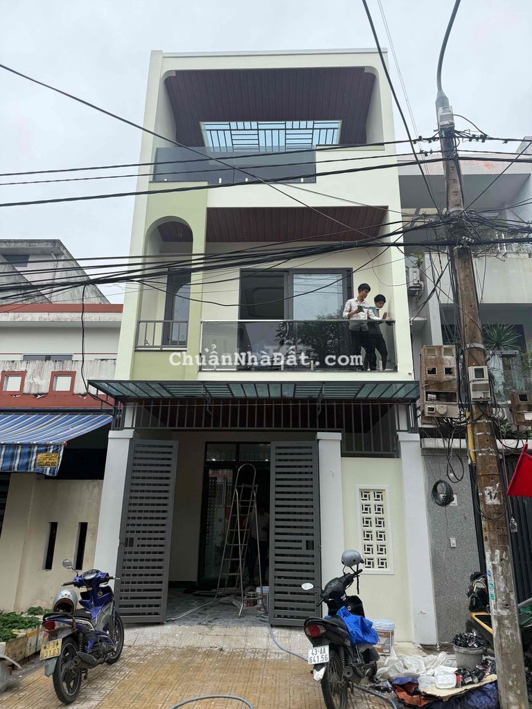 nhà 3 tầng 3 mê mới cứng