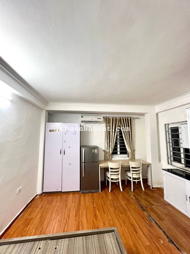 CHO THUÊ PHÒNG TẦNG 5 25m2 - 133 XUÂN THUỶ VSKK,KHÔNG CHUNG CHỦ