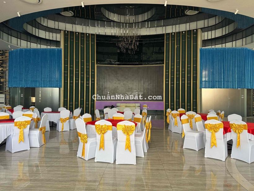 cho thuê mặt bằng tổ chức tiệc tại Eco green Q7