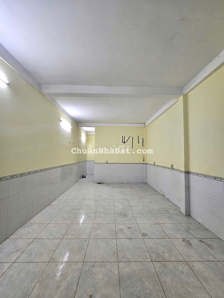 Nhà trệt lầu 2PN đường Nhật Tảo chỉ 5 triệu