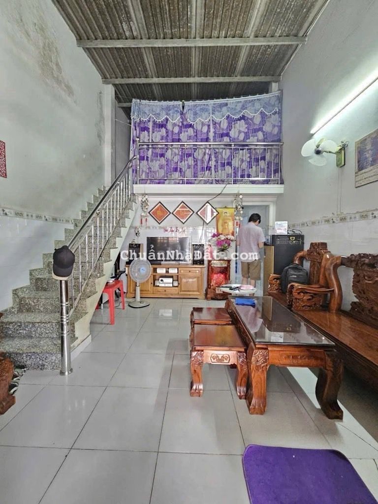 Bán Đất Tặng Nhà C4, 62m2, Trần Hưng Đạo, Gần TTHC Dĩ An Chỉ 3,x Tỷ.