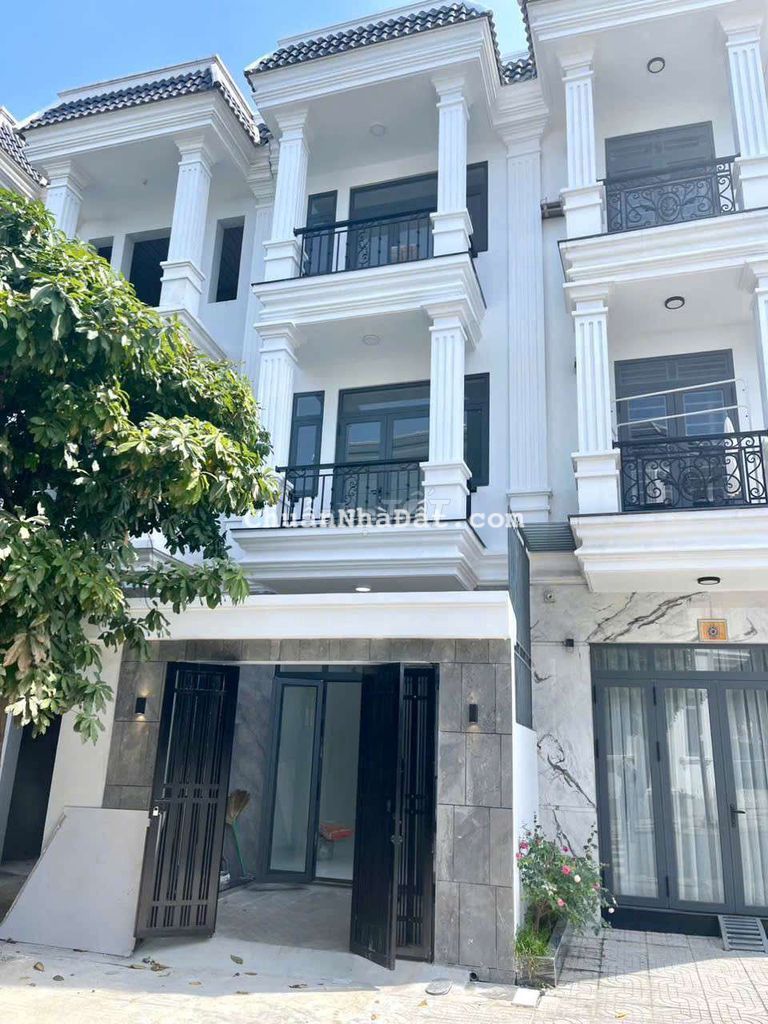 Nhà mới hoàn thiện gần ngã 6 An Phú