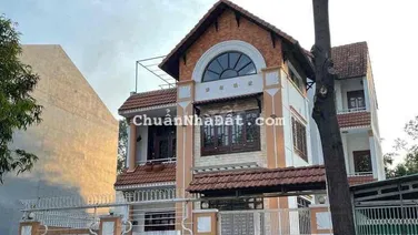 Bán nhà khu dân cư Chánh nghĩa vi tri đẹp gần chung cư SkyView