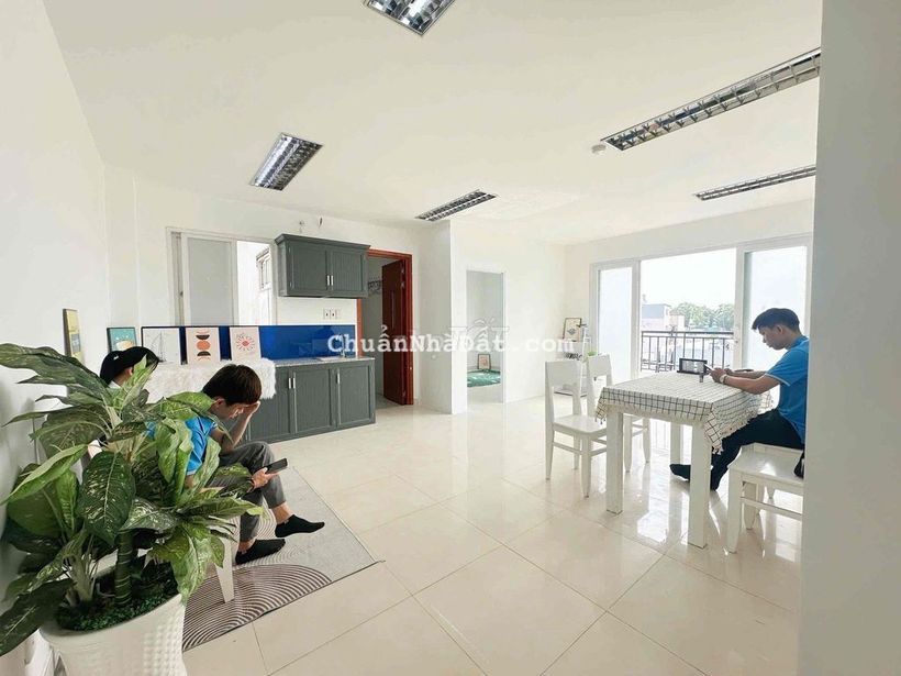 căn hộ 2 PN- ban công rộng 70m2 gần etown Tân bình
