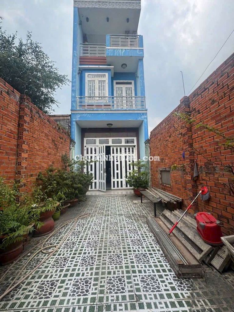 Nhà 1 trệt 2 lầu 4x26m, hẻm Xuân Thới Thượng 2(ấp 4 cũ) xã Bà Điểm mới