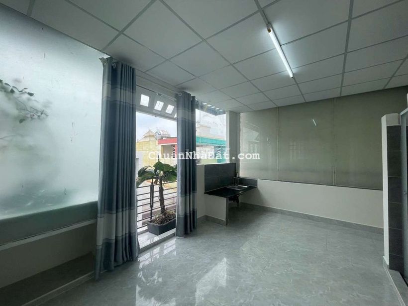 Căn hộ ban công thoáng mát DT 5x6m