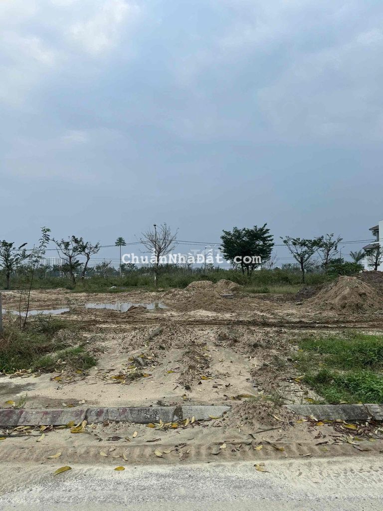 BÁN LÔ ĐẤT NAM HOÀ XUÂN GẦN CÔNG VIÊN KẸP VỆT CÂY XANH SIÊU THOÁNG