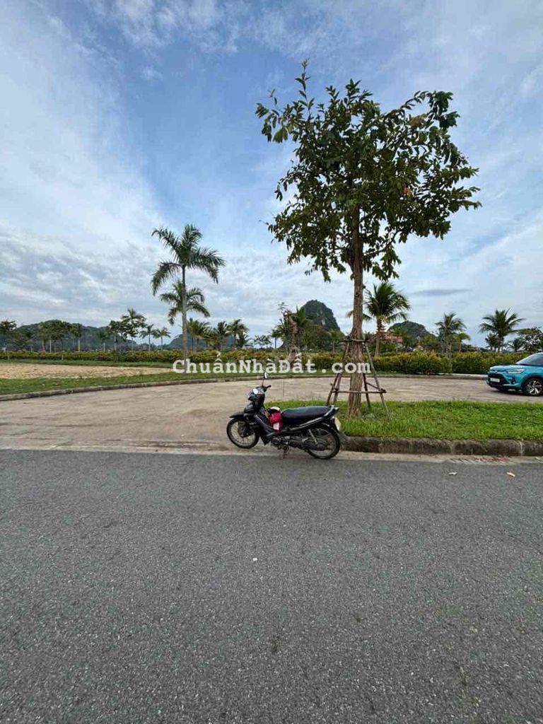 BÁN ĐẤT NAM HOÀ XUÂN GẦN CÔNG VIÊN