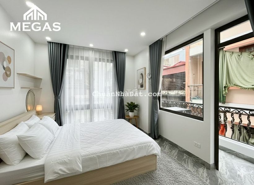 🍃🍀TRUNG TÂM CẦU GIẤY - 1N1K BAN CÔNG LỚN, GẦN ĐƯỜNG Ô TÔ ĐỖ, FULL ĐỒ🍃🍀