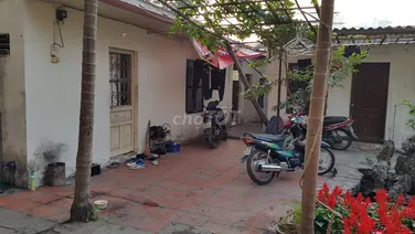 Cho thuê nhà 20m2, có sân vườn, tại Trương Định (Hà Nội), giá hợp lý