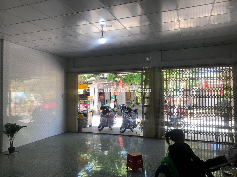 Cho thuê nhà phố, nhà rất sáng, đẹp , diện tích lớn bề ngang 7m rộng