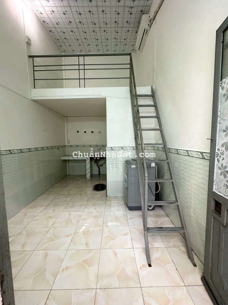 CHO THUÊ PHÒNG TRỌ MẶT TIỀN NGUYỄN VĂN CỪ SẴN MÁY LẠNH 2.3TR/THÁNG