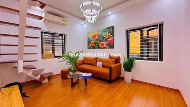 Tập thể phố Đào Tấn sổ đỏ Ba Đình 100m2 tầng 2+3+4 lô góc 3 ngủ víp