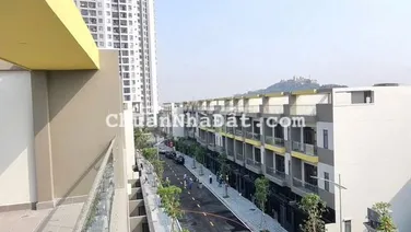 NHÀ PHỐ 4 TẦNG – COMPOUND AN NINH KHÉP KÍN, TRUNG TÂM P. ĐÔNG HÒA