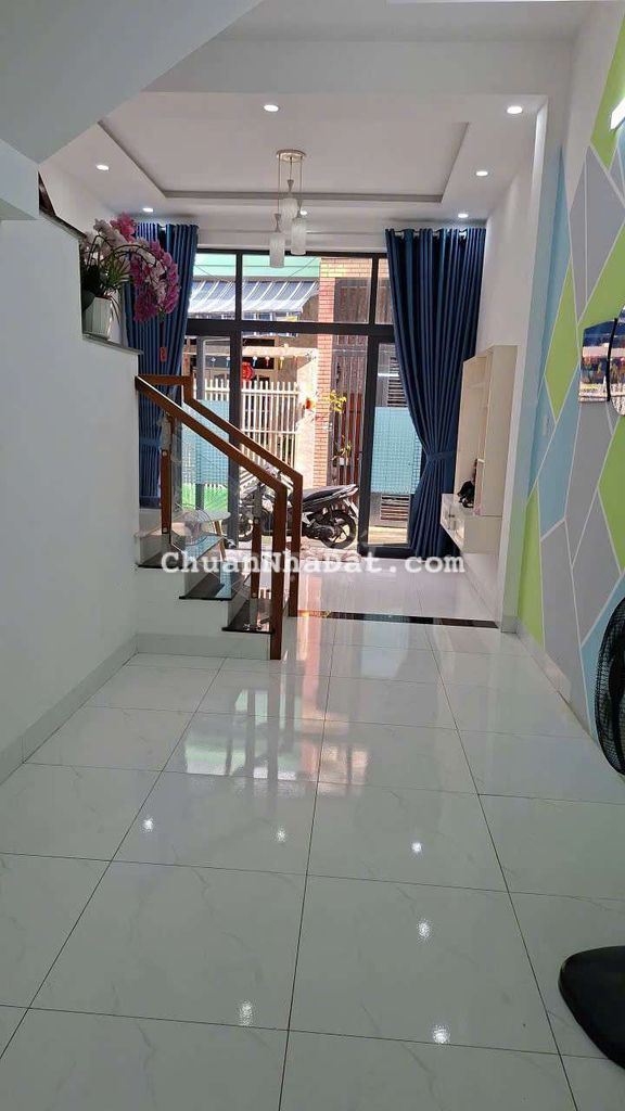 Nhà 2 tầng đẹp, vào ở ngay