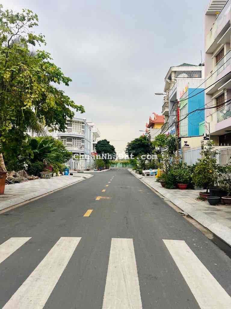 GIÁ : 6 TỶ 400 ( TL ) NHÀ 3 TẦNG - MT ĐƯỜNG NHỰA 16M, DT : 5M x 17M