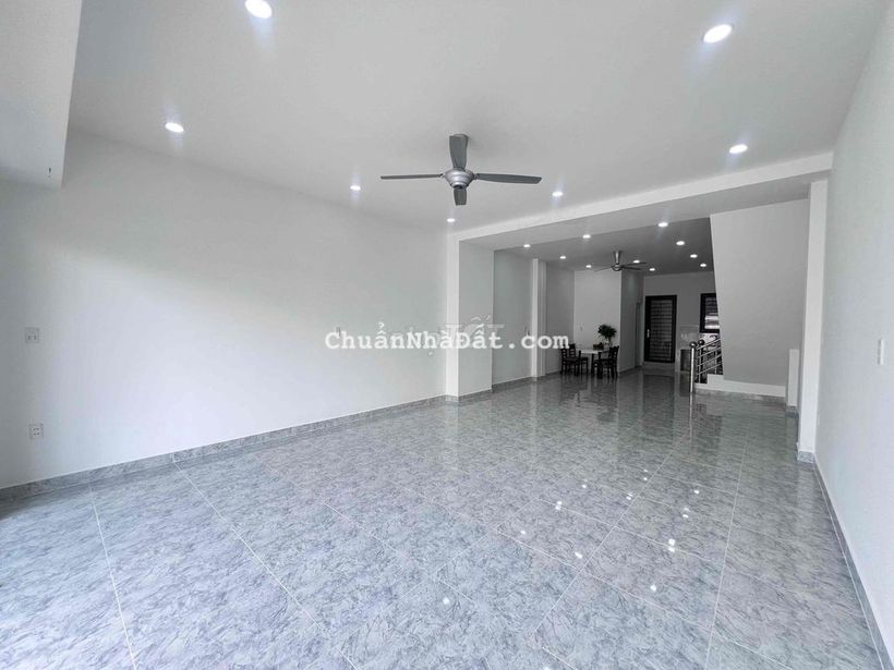Cho thuê nhà 2PN, 3WC tại Oasis City, sẵn nội thất, giá 7tr