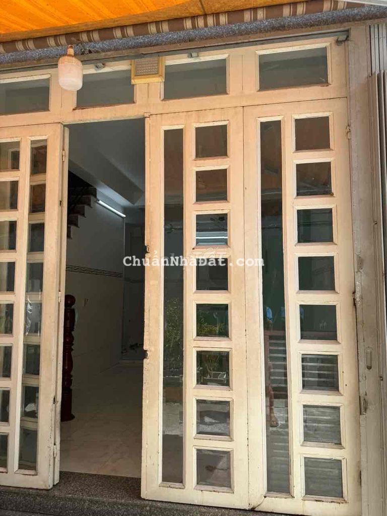 nhà chinh chủ 1 lầu 2 phòng ngủ 1 tolet hẽm rộng thông thoáng  dân cư