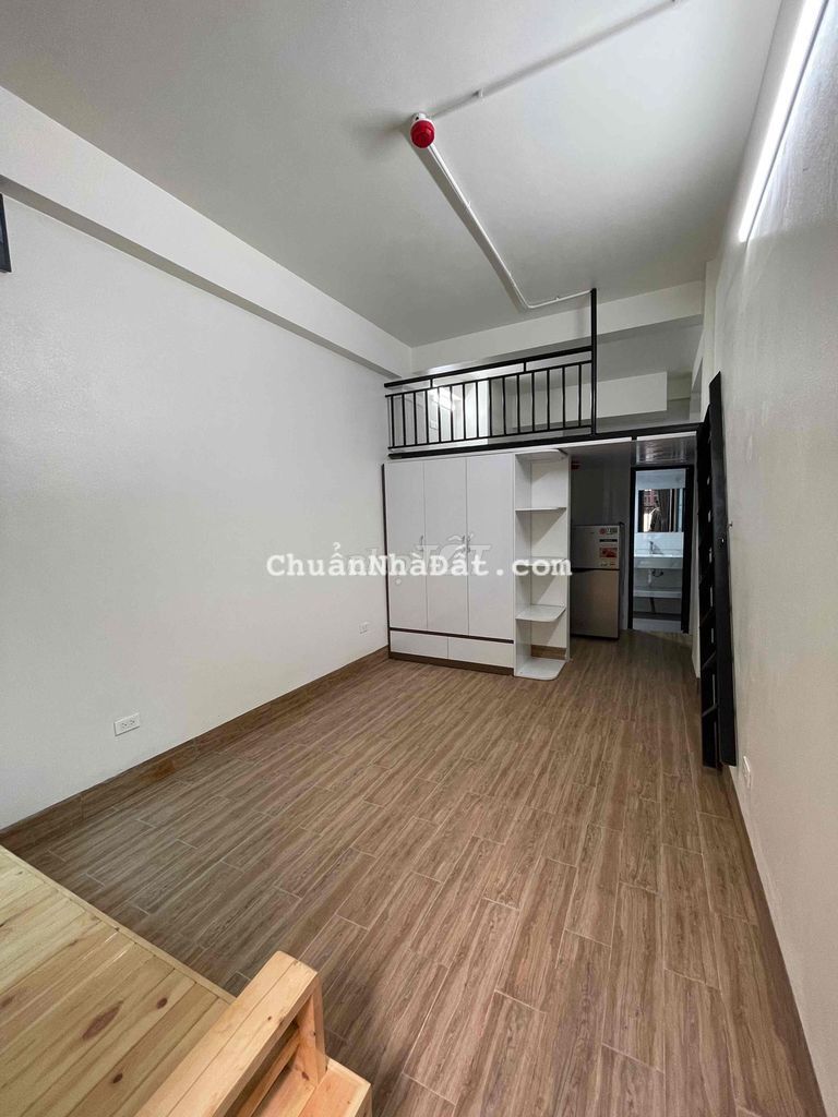 CCMN 19m2 Hoàng Quốc Việt đủ đồ vào ở luôn