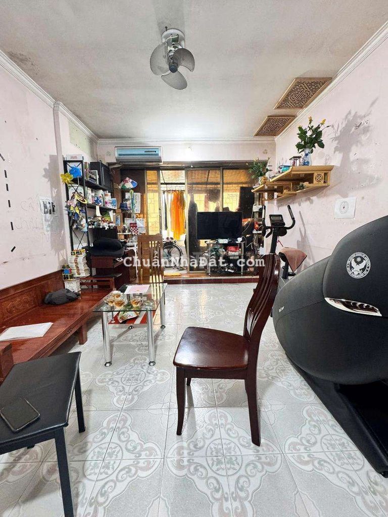 Tập thể Thành Công, 70m 2 ngủ, SỔ ĐỎ khủng, nhà nguyên bản, oto đỗ cửa