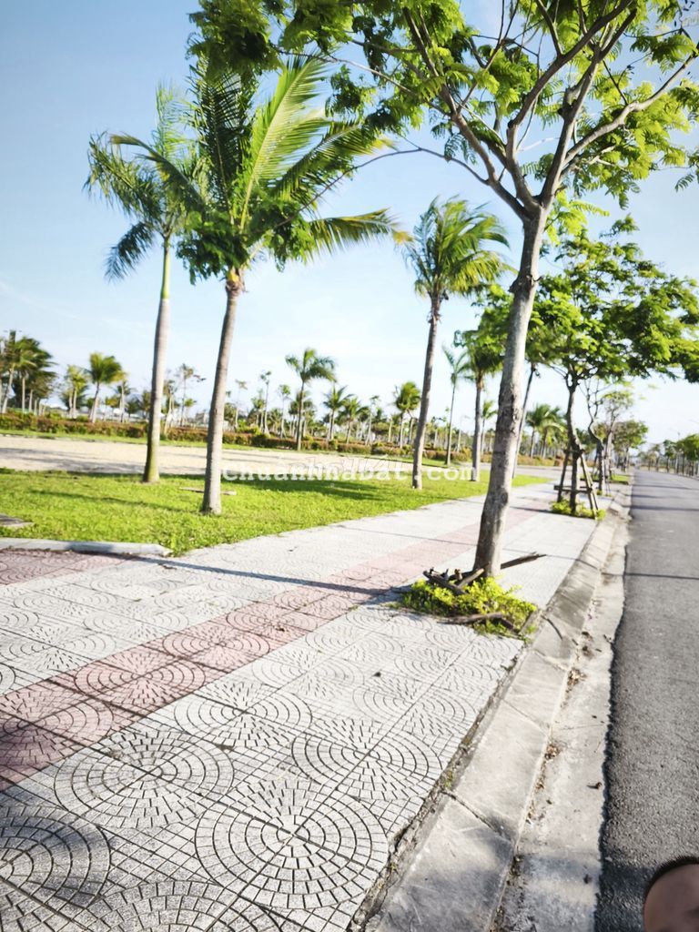 Đất nền sát bên công viên khu đô thị sinh thái Đầm Sen