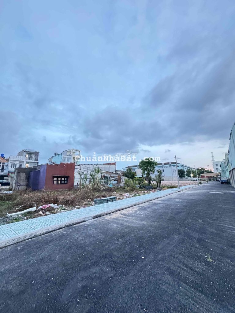 Chính chủ cần bán lô Đất 4x16m thổ cư sổ hồng riêng sẵn, xd tự do