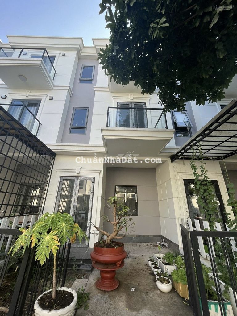 Bán nhà phố Simcity 87m² nhà thô xây sẵn khu compound chính chủ, 8.5tỉ