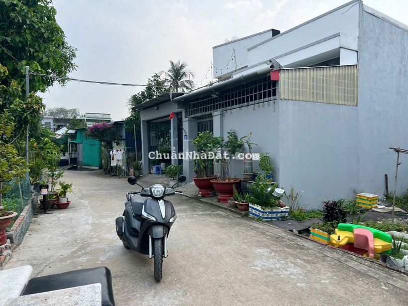 Cần bán 82m2 (5x16)- thổ cư 60m2 - sổ riêng, đường ô tô giáp SG