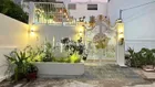 Nhà Sân Vườn Hẻm Xe hơi rộng Rãi Phun nội thất vào ở liền.