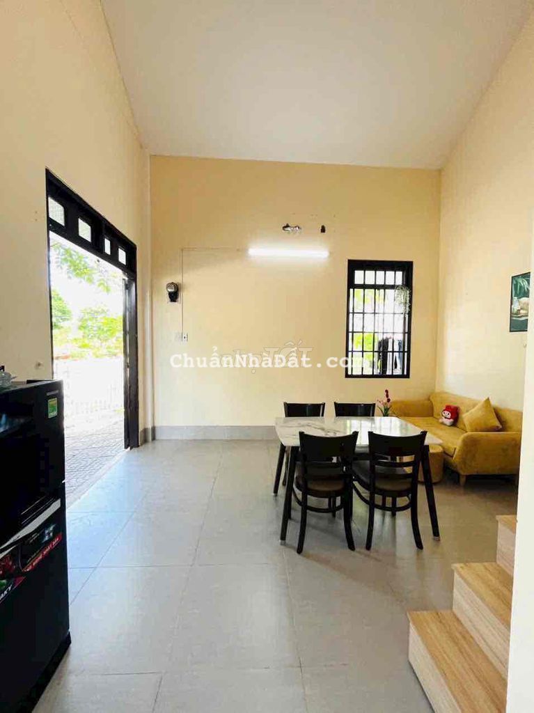 CHO THUÊ TRỌ TRỆT LỬNG HƯNG PHÚ CTY8 1PN LỘ OTO GIÁ 3.5TR/THÁNG