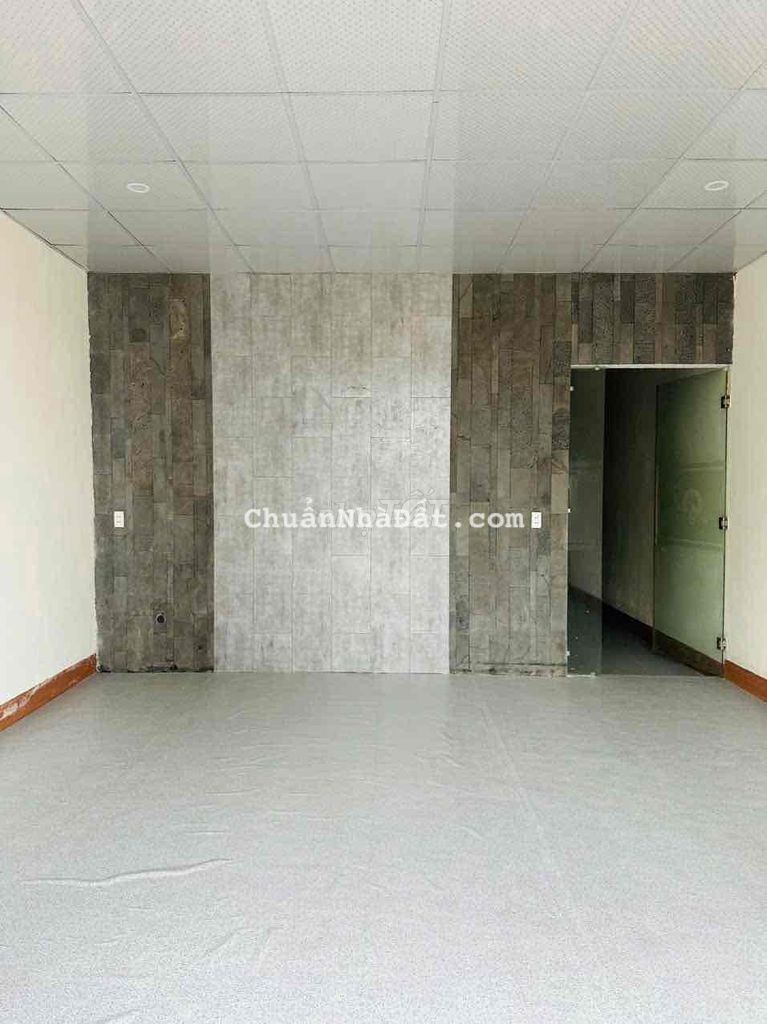 Nhà cấp 4 2PN khu Nam Hoà Xuân, trống sẵn
