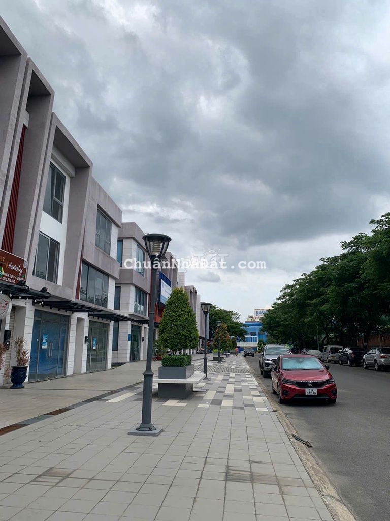 Bán shophouse nhà phố TM Eco Xuân ngay Lotte giá 11.7 tỷ. 6x25, 1T 2L