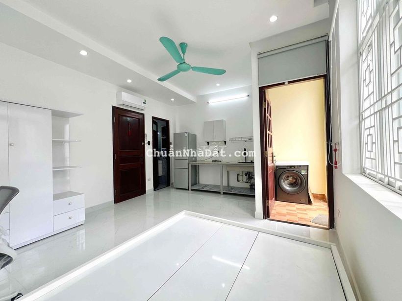 CHO THUÊ STUDIO BAN CÔNG MÁY GIẶT RIÊNG NGAY CÁCH MẠNG THÁNG 8 Q10