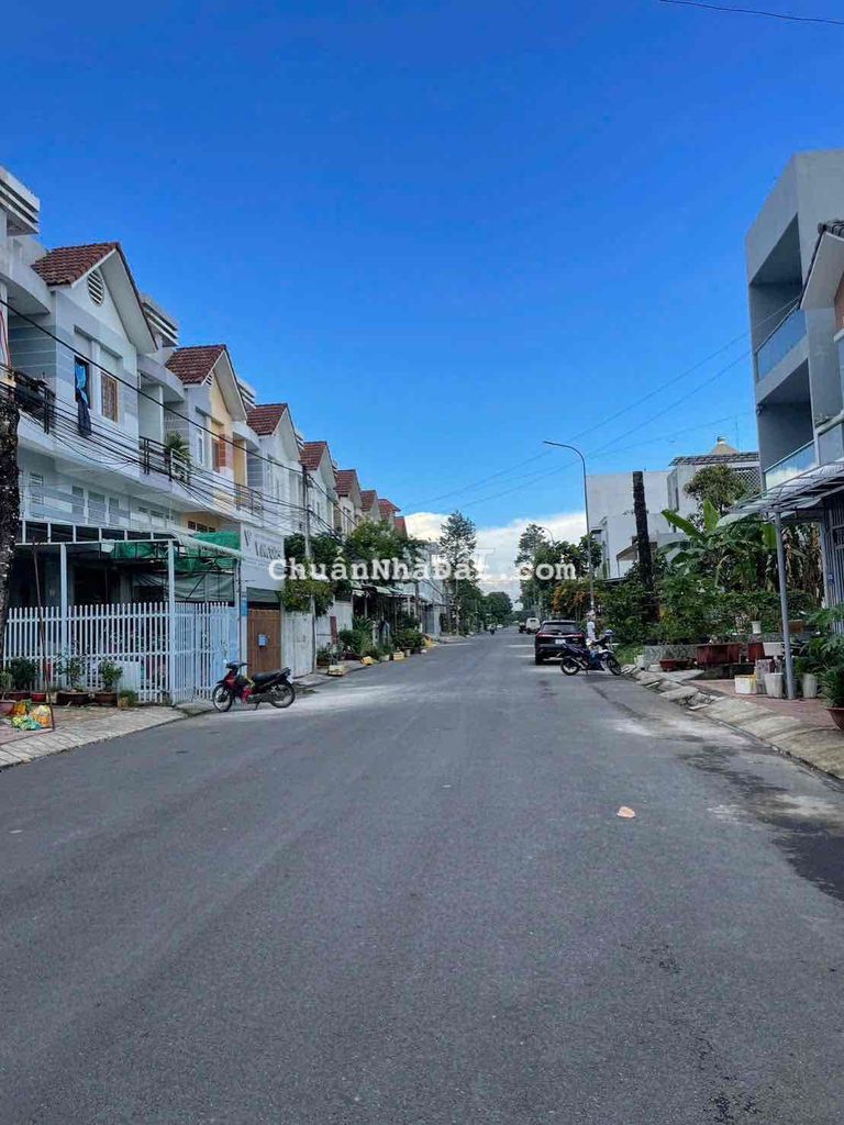 Kho 200m2 KDC Long Thịnh