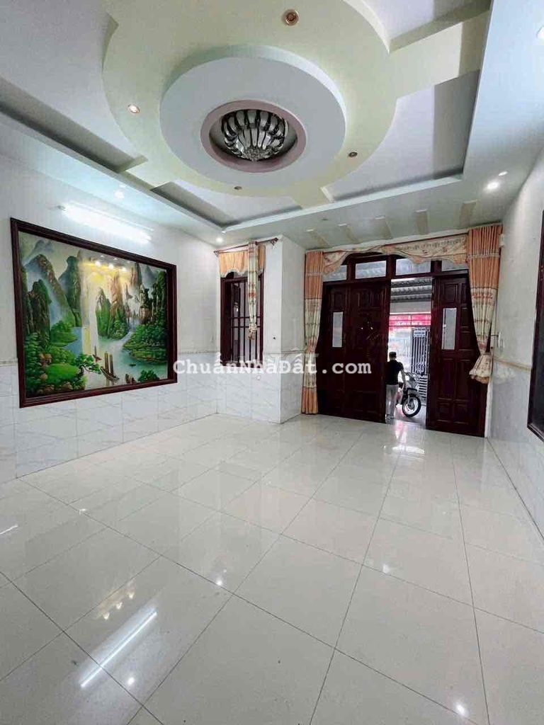 Cho thuê nhà gần hội trường Đông Hoà