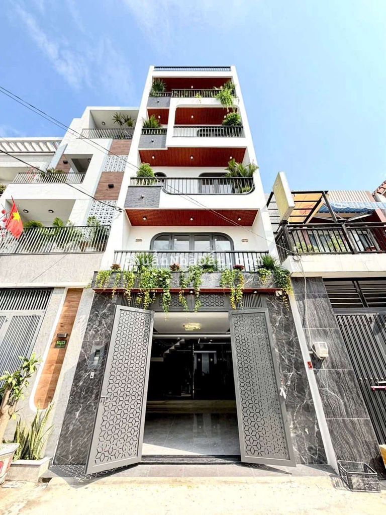 Nhà đẹp ngang 5x17m có Thang máy, đường 12m Tô Ngọc Vân, Q12