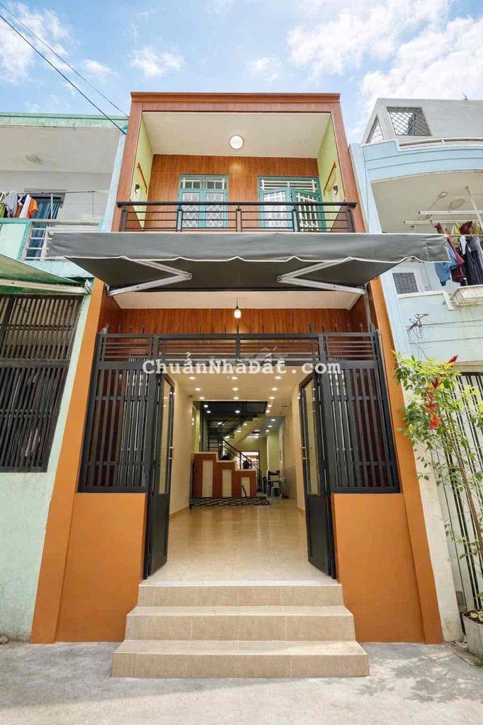 Cần bán nhà mới vào ở liền