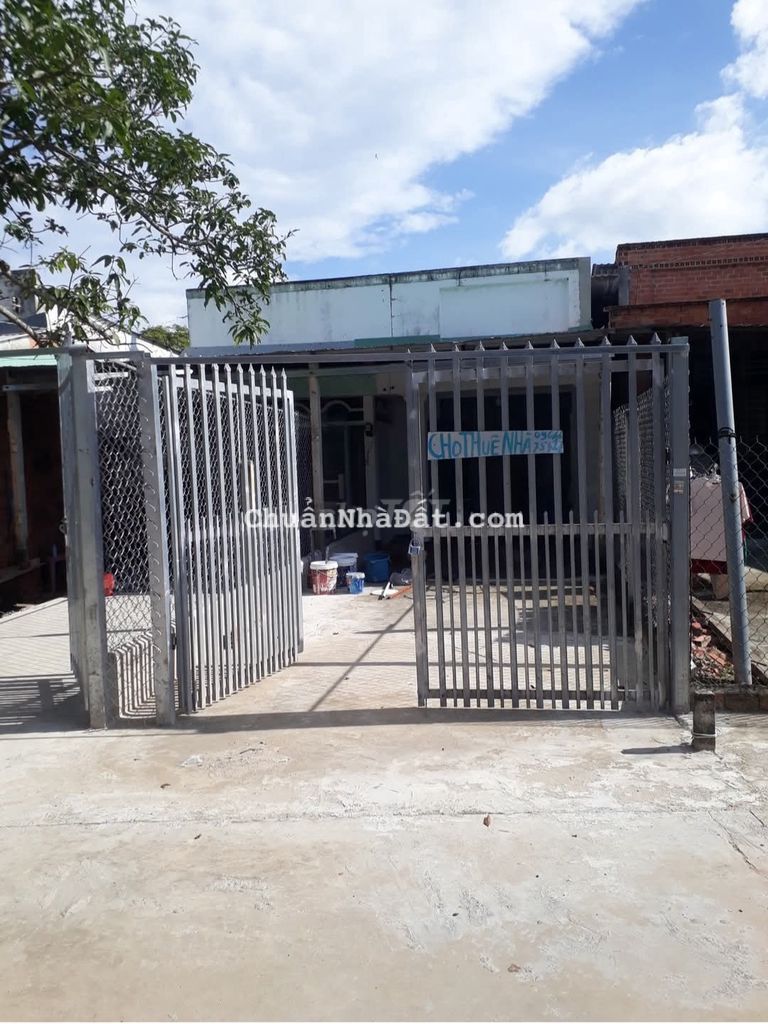 Cho thuê nhà nguyên căn xã lộc giang huyện đức hòa 2 phòng ngủ