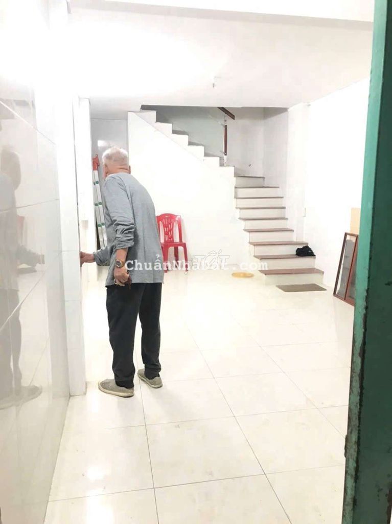 Cho thuê nhà khu thanh xuân Bắc ngõ 13 .dt 35mx3 tầng. Giá 7.5 triệu