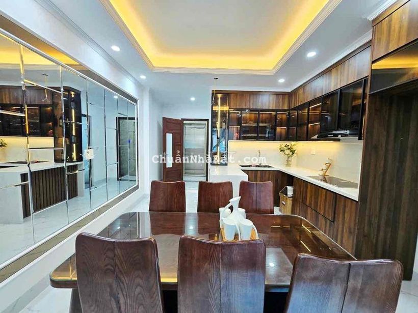 Nhà rất đẹp 95 m sổ đỏ phố Nguyễn chí Thanh lô góc 3 thoáng 3 ngủ 2vs