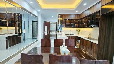 Nhà rất đẹp 95 m sổ đỏ phố Nguyễn chí Thanh lô góc 3 thoáng 3 ngủ 2vs