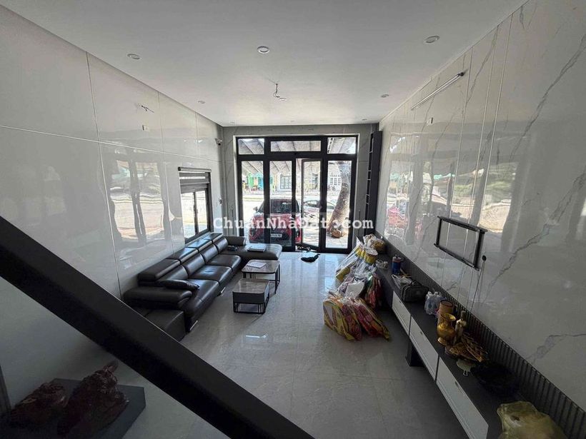 bán nhà MT đường 21m Nguyễn Văn Cừ, kẹp kiệt, đang cho thuê 15tr/thang