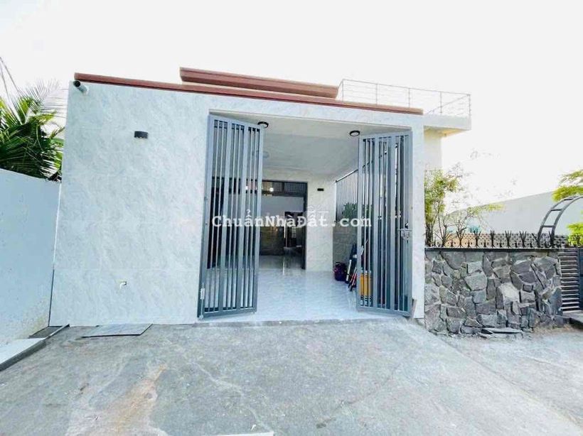 Nhà Mới 1 Lầu 105m Thổ Cư, 3 Phòng Ngủ Ngay Mỹ Lộc. Sổ Hồng Riêng