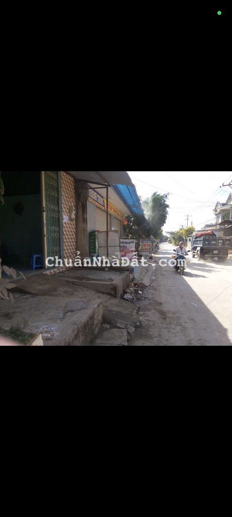 Nhà phố mặt tiền 10 m. Gần trường,chợ thuận tiện buôn bán kinh doanh