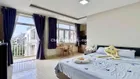 Căn hộ full nội thất ban công lớn ngã 4 Phú Nhuận